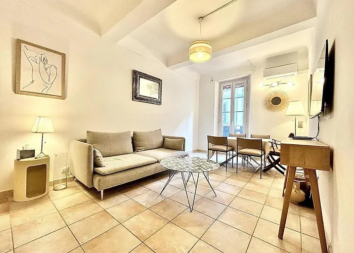 Cannes 2 Bedroom Apartment - 19Jdr2