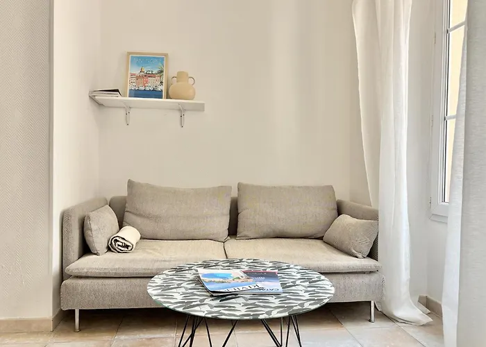 Cannes 2 Bedroom Apartment - 19Jdr2